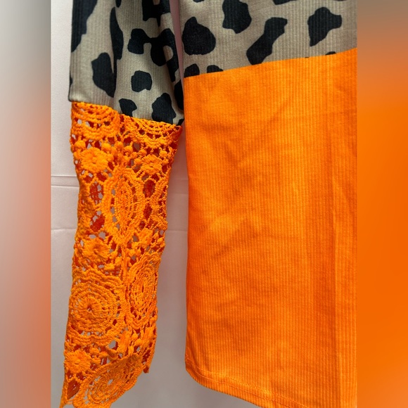 LA MODE | Off-Black & Orange Leopard Color Block Long Sleeve (Size: Large) - Picture 9 of 12